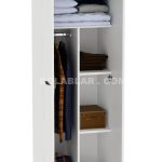 Parlak paltar dolabı